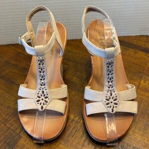 Soul Naturalizer Womens Beige Rhinestone T-Strap Wedge Sandals Size 9M